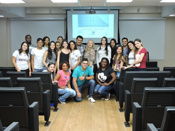 CRF-GO | CRF-GO recebe visita de acadêmicos