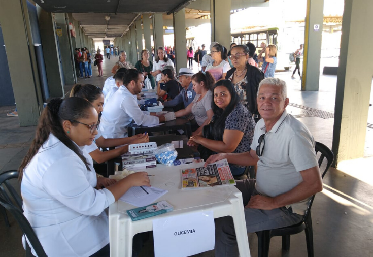 CRF-GO | Farmacêuticos atendem mais de 300 pessoas