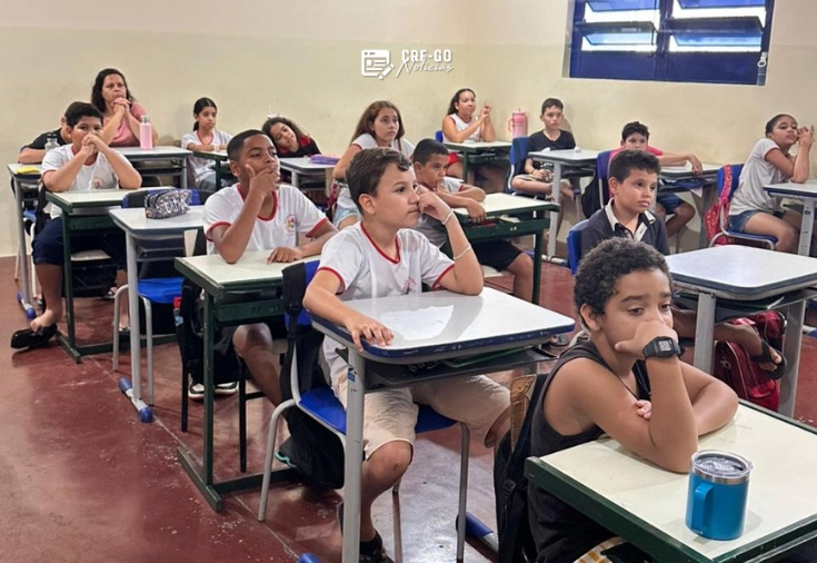 CRF-GO | CRF-GO participa de ação educativa sobre meio ambiente e descarte de medicamentos em escola municipal