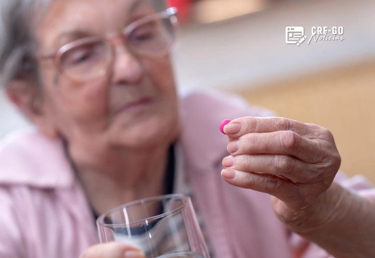 CRF-GO | Medicamentos no horário errado aumentam riscos para idosos em casa