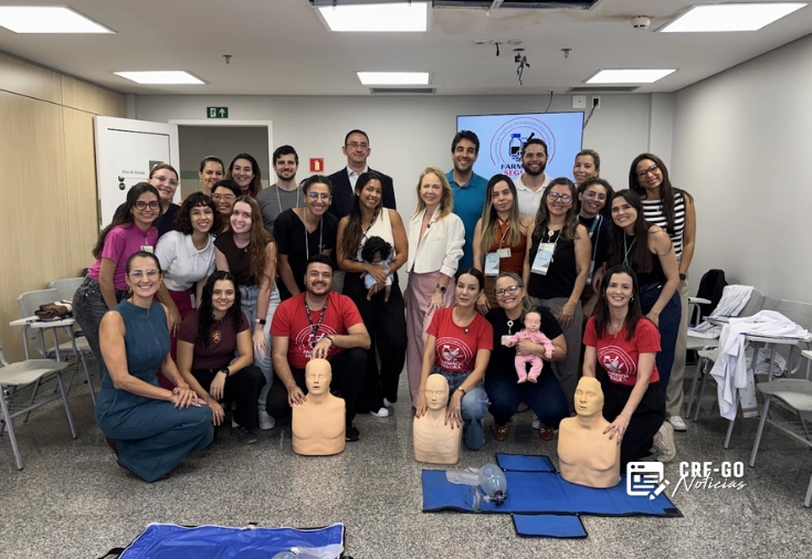 CRF-GO | CRF-GO promove capacitação sobre manejo de intercorrências para farmacêuticos do Hospital das Clínicas