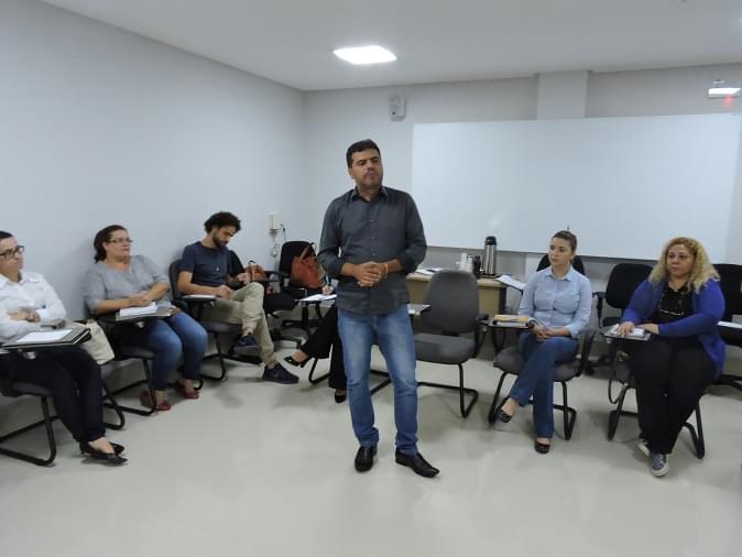 CRF-GO | GT de Distribuição e Transporte traça demandas com farmacêuticos da área