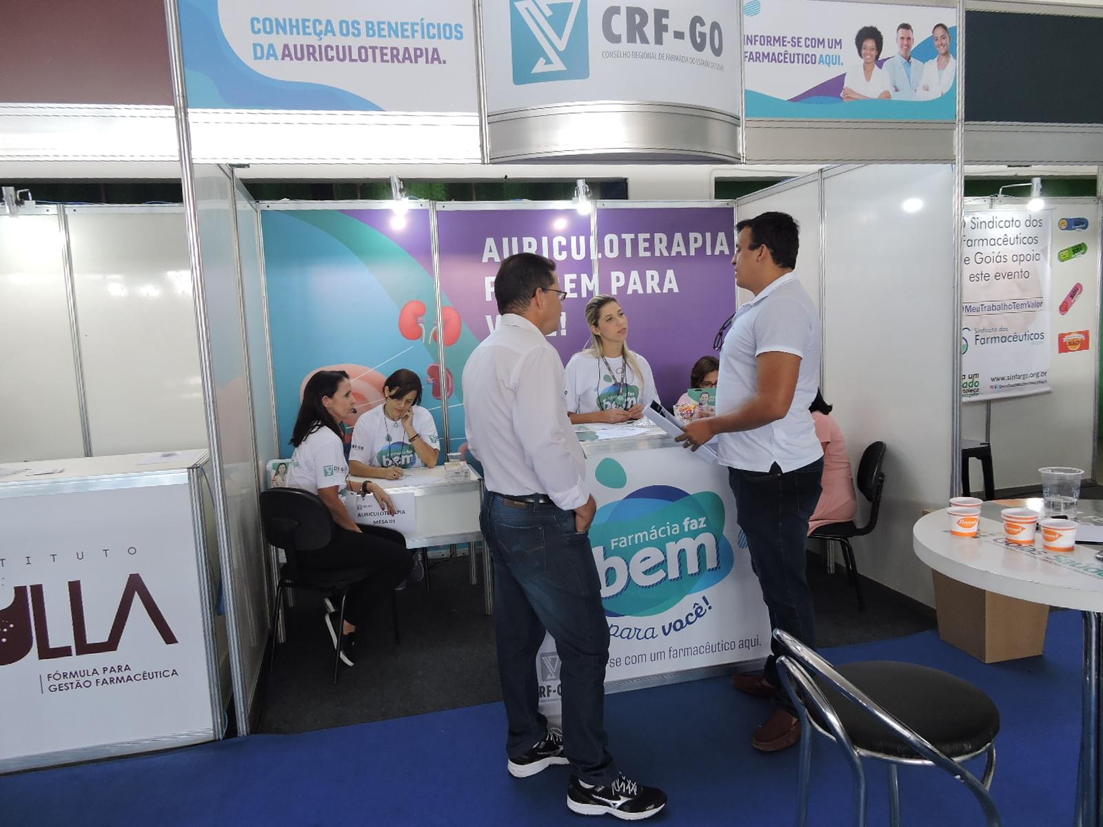 CRF-GO | Goiás Saúde conta com stand de auriculoterapia oferecido pelo CRF-GO